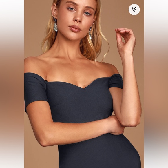 Off-the-shoulder midi dress - Picture 2 of 3